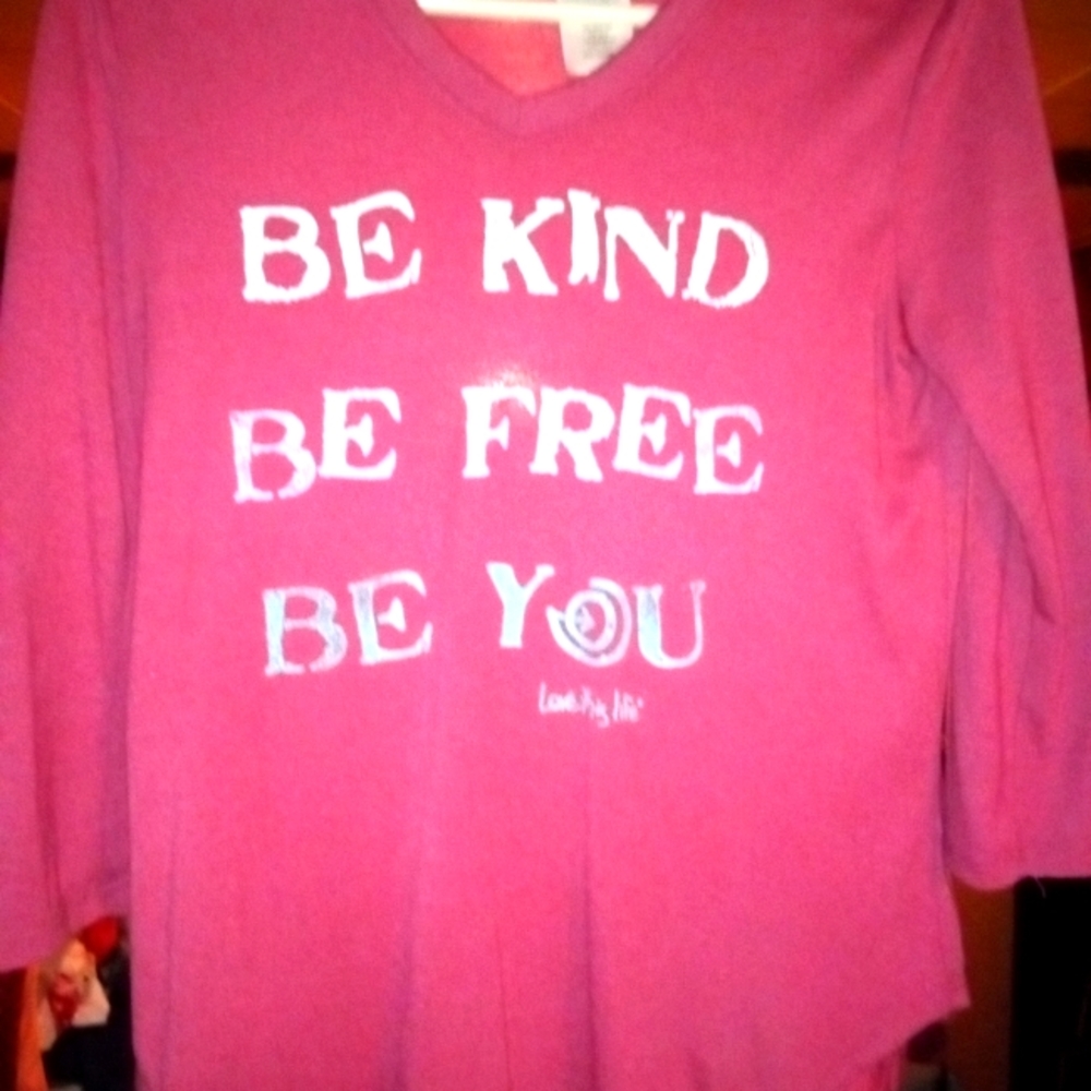 LIVE THIS LIFE BRAND 3/4 SLEEVED TOP SIZE SMALL